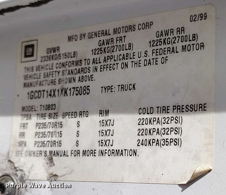 image for item DT0921 1999 Chevrolet S-10 pickup truck