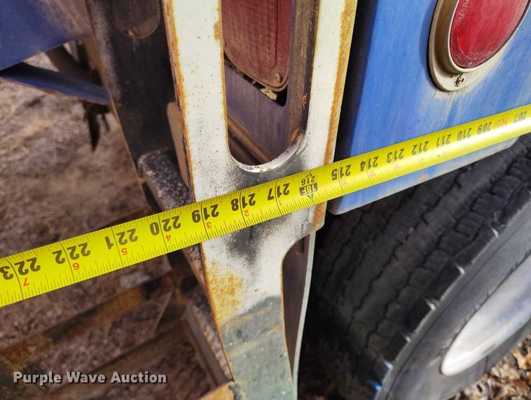 image for item DT0922 2005 Sterling L7500 hydrovac truck