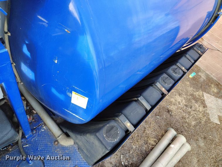 image for item DT0922 2005 Sterling L7500 hydrovac truck