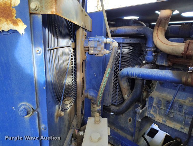 image for item DT0922 2005 Sterling L7500 hydrovac truck