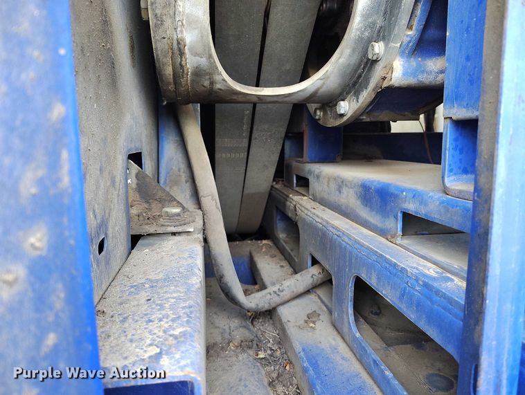 image for item DT0922 2005 Sterling L7500 hydrovac truck