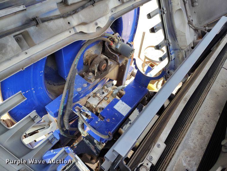 image for item DT0922 2005 Sterling L7500 hydrovac truck