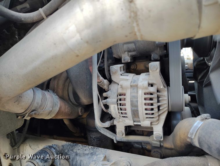 image for item DT0922 2005 Sterling L7500 hydrovac truck