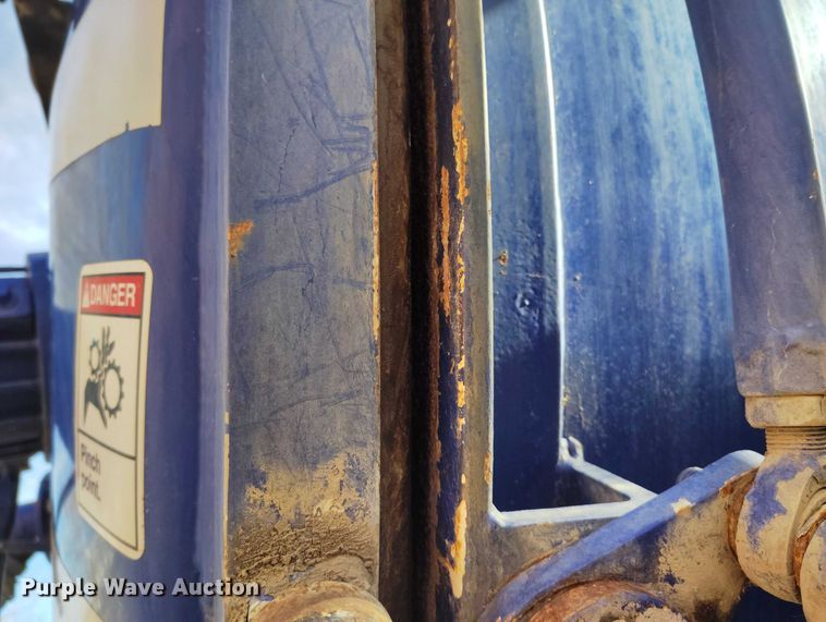 image for item DT0922 2005 Sterling L7500 hydrovac truck