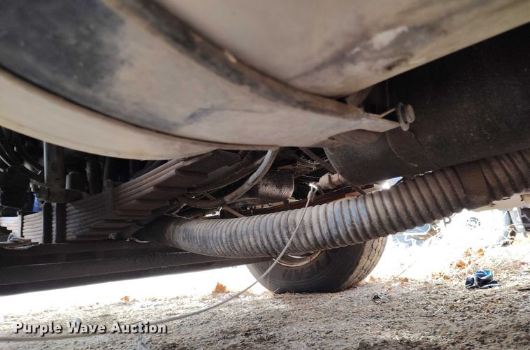 image for item DT0922 2005 Sterling L7500 hydrovac truck