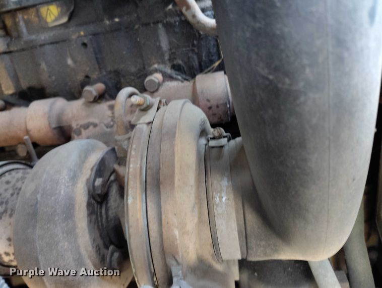 image for item DT0922 2005 Sterling L7500 hydrovac truck