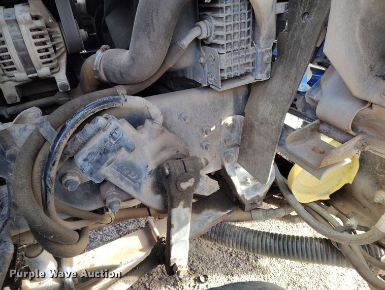 image for item DT0922 2005 Sterling L7500 hydrovac truck