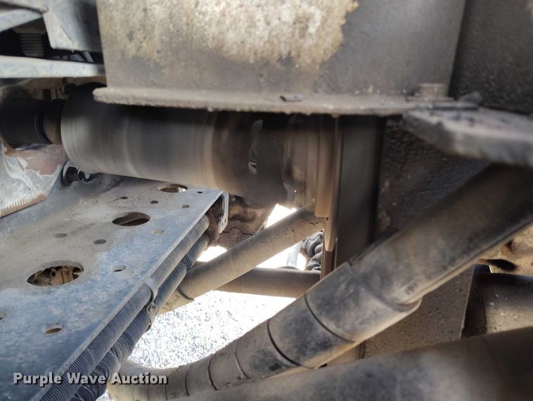 image for item DT0922 2005 Sterling L7500 hydrovac truck