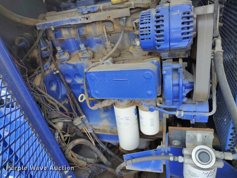 image for item DT0922 2005 Sterling L7500 hydrovac truck