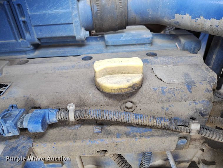 image for item DT0922 2005 Sterling L7500 hydrovac truck