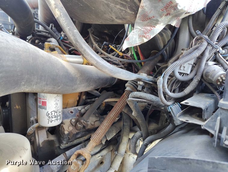 image for item DT0922 2005 Sterling L7500 hydrovac truck