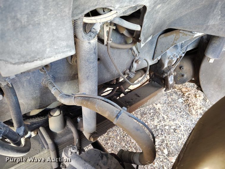 image for item DT0922 2005 Sterling L7500 hydrovac truck