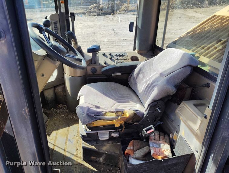 image for item DT0924 2002 Case 521D wheel loader