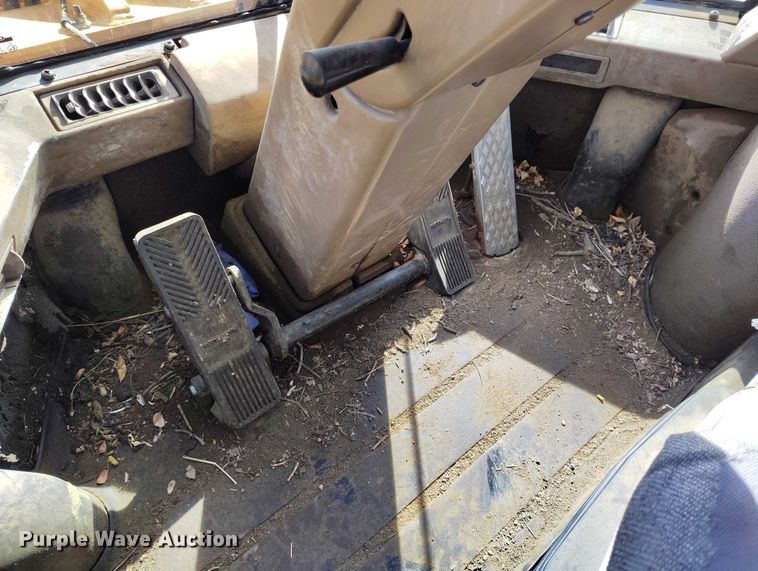 image for item DT0924 2002 Case 521D wheel loader