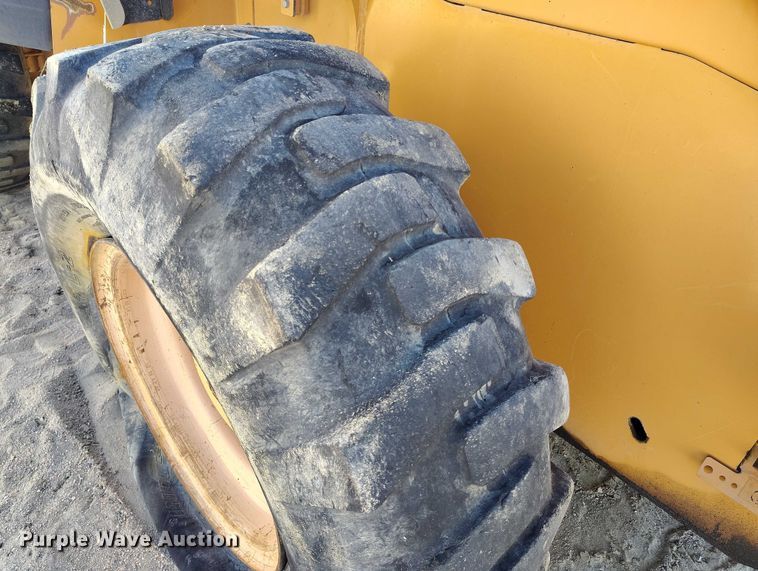 image for item DT0924 2002 Case 521D wheel loader
