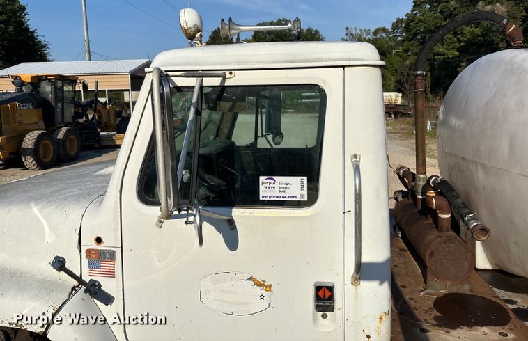 image for item DT4971 1984 International 1954 Flat Bed Truck