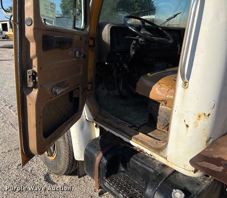 image for item DT4971 1984 International 1954 Flat Bed Truck