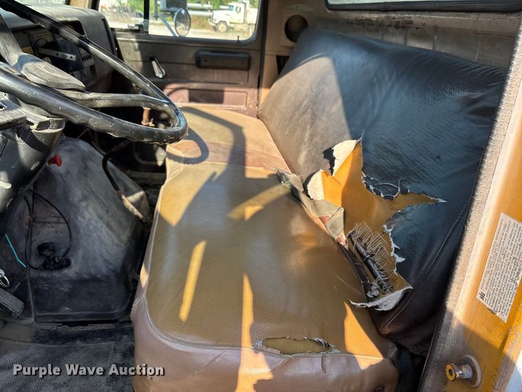 image for item DT4971 1984 International 1954 Flat Bed Truck