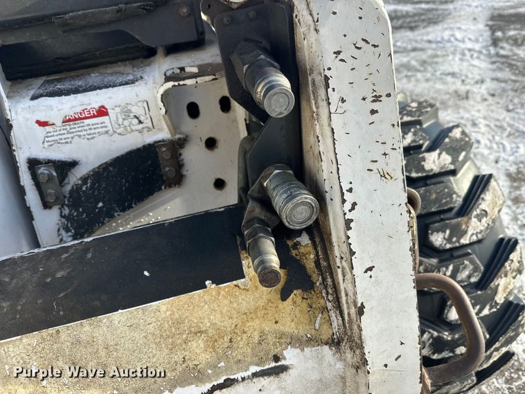image for item DW4496 1999 Bobcat 863 skid steer loader