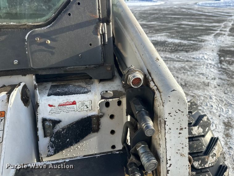 image for item DW4496 1999 Bobcat 863 skid steer loader