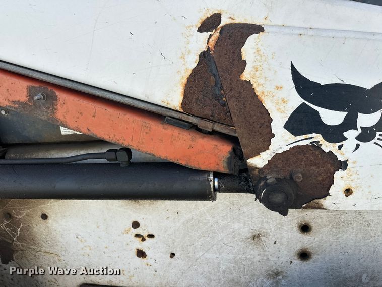 image for item DW4496 1999 Bobcat 863 skid steer loader