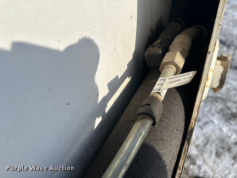 image for item DW4496 1999 Bobcat 863 skid steer loader