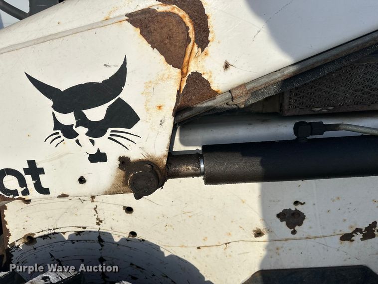 image for item DW4496 1999 Bobcat 863 skid steer loader