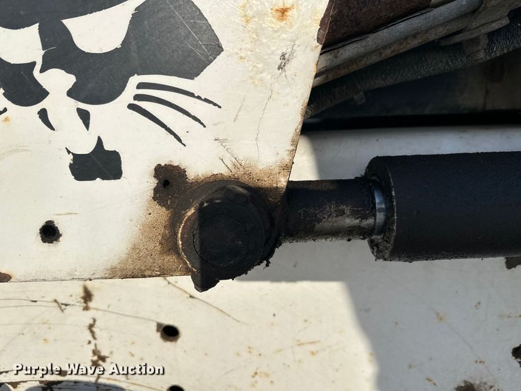 image for item DW4496 1999 Bobcat 863 skid steer loader