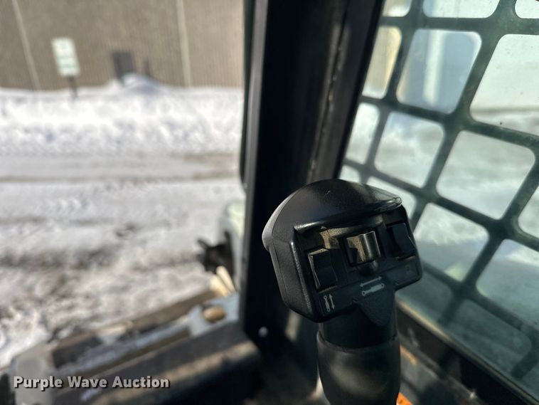 image for item DW4496 1999 Bobcat 863 skid steer loader