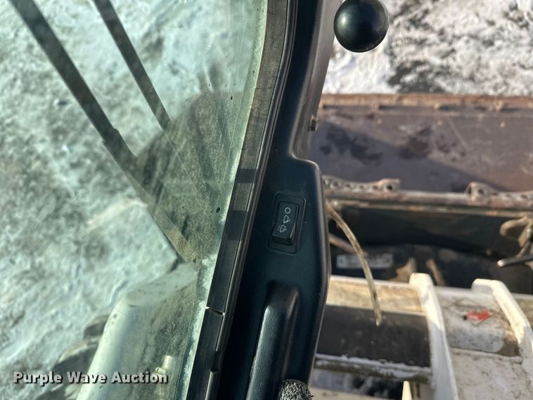 image for item DW4496 1999 Bobcat 863 skid steer loader