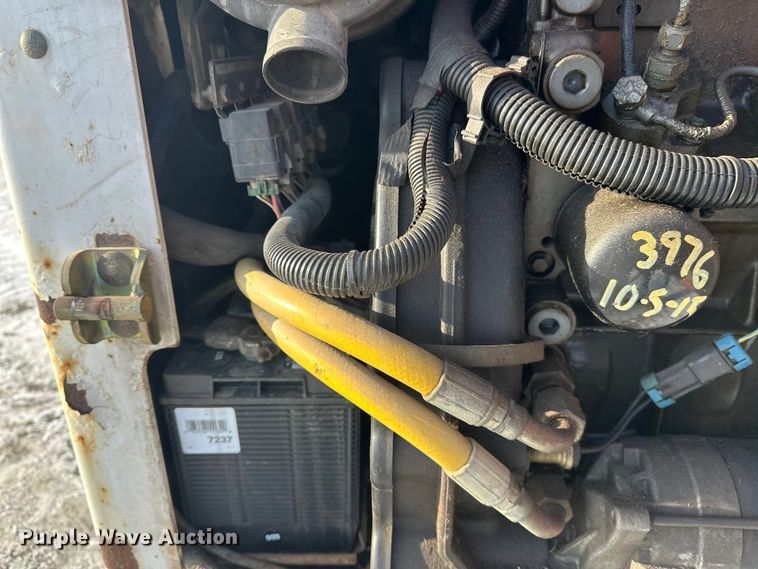 image for item DW4496 1999 Bobcat 863 skid steer loader