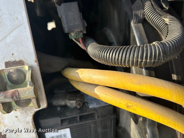 image for item DW4496 1999 Bobcat 863 skid steer loader