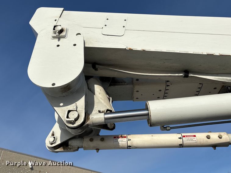 image for item DW4497 2017 RAM 5500HD bucket truck