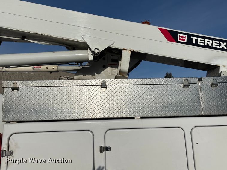 image for item DW4497 2017 RAM 5500HD bucket truck