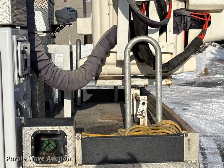 image for item DW4497 2017 RAM 5500HD bucket truck