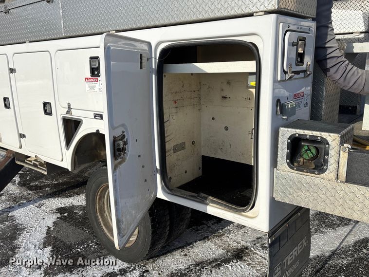 image for item DW4497 2017 RAM 5500HD bucket truck