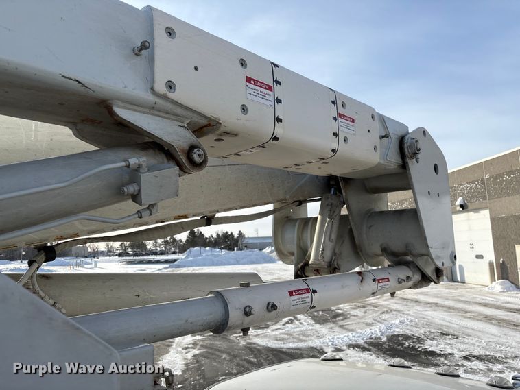 image for item DW4497 2017 RAM 5500HD bucket truck