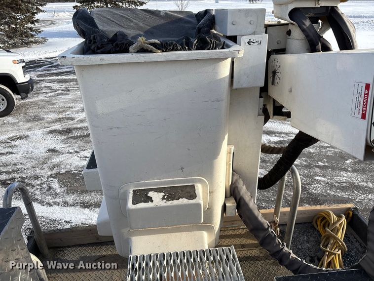 image for item DW4497 2017 RAM 5500HD bucket truck