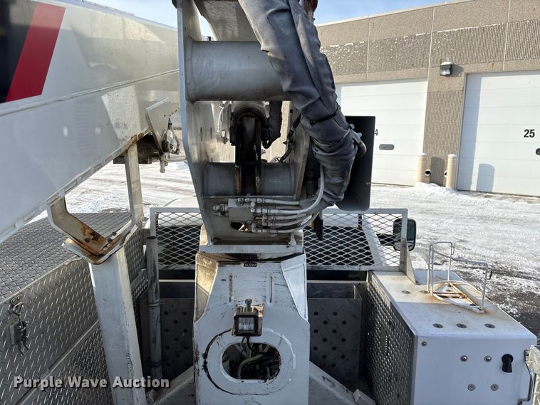 image for item DW4497 2017 RAM 5500HD bucket truck