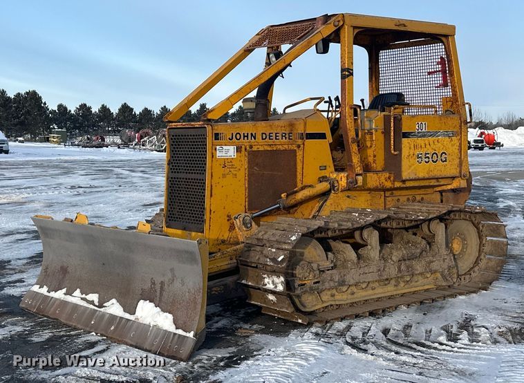 image for item DW4994 1990 John Deere 550G dozer