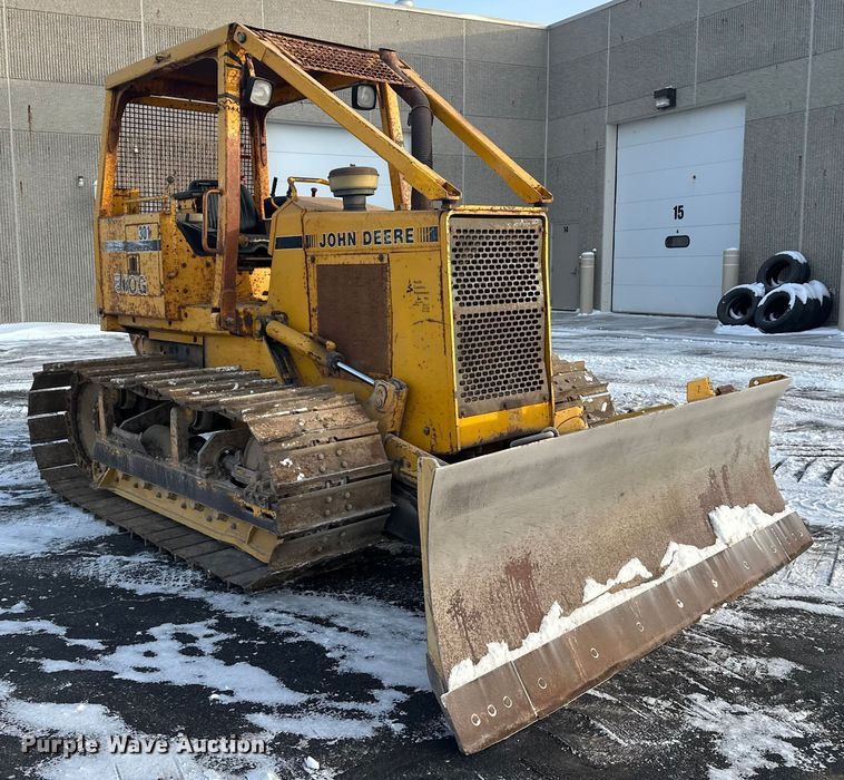 image for item DW4994 1990 John Deere 550G dozer