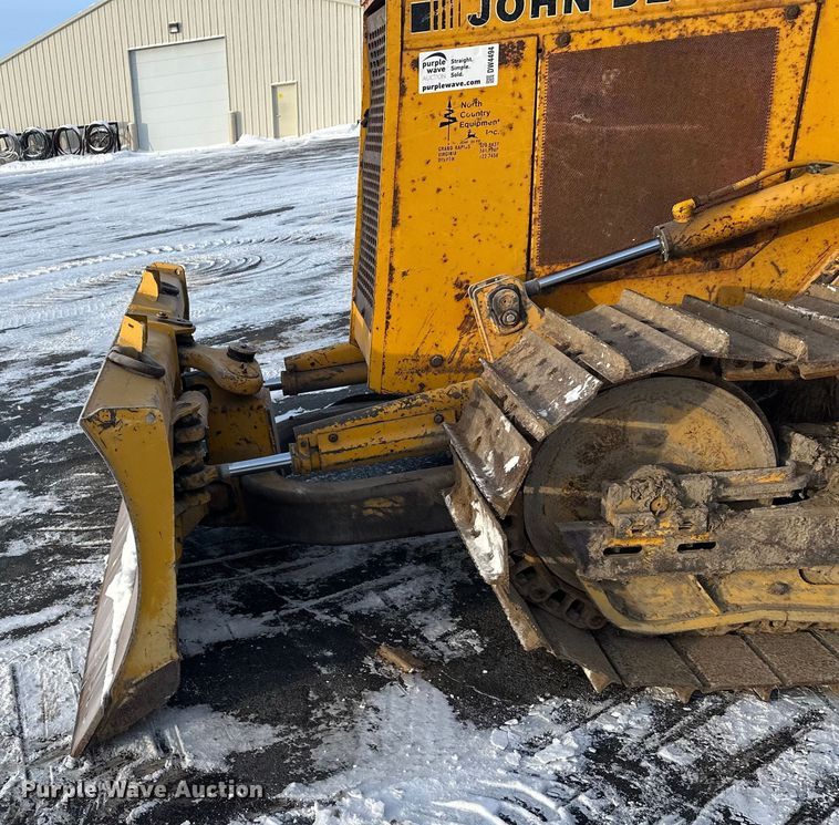 image for item DW4994 1990 John Deere 550G dozer