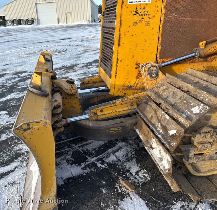 image for item DW4994 1990 John Deere 550G dozer