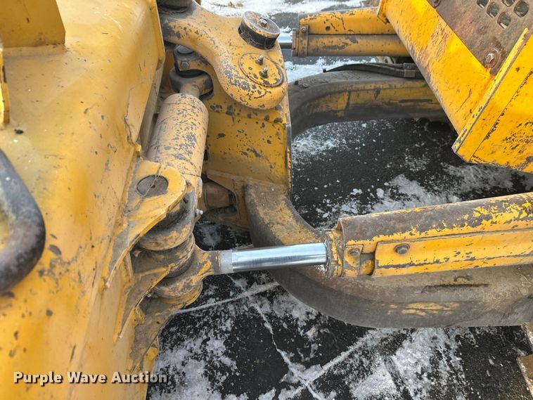 image for item DW4994 1990 John Deere 550G dozer