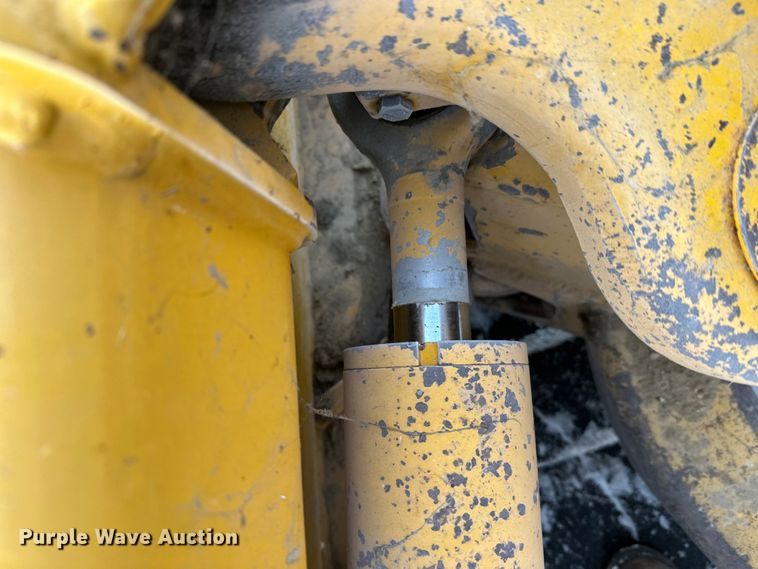 image for item DW4994 1990 John Deere 550G dozer