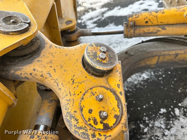 image for item DW4994 1990 John Deere 550G dozer