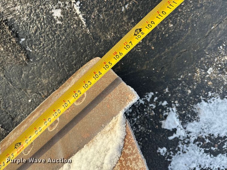 image for item DW4994 1990 John Deere 550G dozer