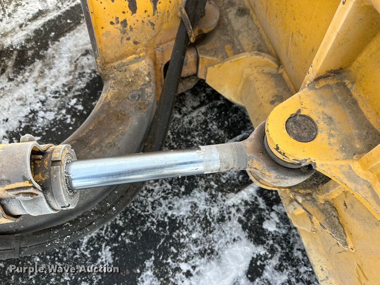 image for item DW4994 1990 John Deere 550G dozer