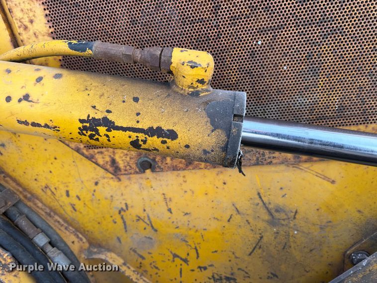 image for item DW4994 1990 John Deere 550G dozer