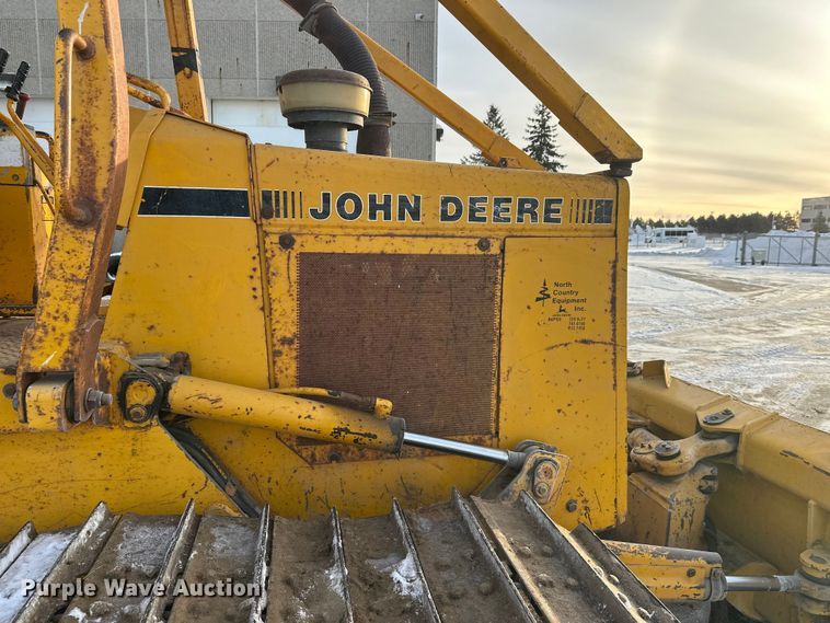 image for item DW4994 1990 John Deere 550G dozer